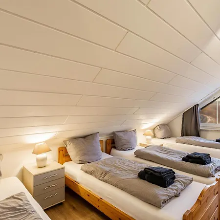 Pistenblick Apartment *